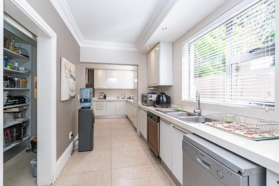 4 Bedroom Property for Sale in Fresnaye Western Cape